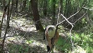 Γεια, καυτή τατουάζ ώριμη ξανθιά γλείφει και παίρνει πρωκτικό γαμήσι σε εξωτερικό! 😏