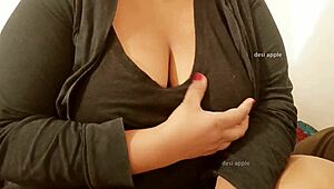 Hey, look at this big tits girl flashing her boobs!