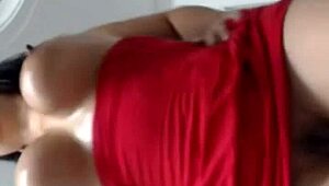 Beautiful teen shaking her big tits and ass - what a sight!