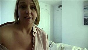 Пижамная вечеринка становится дикой с мамой лучшего друга Брианной Бич. Алекс Адамс присоединяется к веселью!