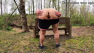 Hej, chceš se podívat, jak tahle velká prdel pawg předvádí své kousky znovu?