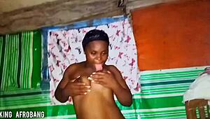 Solo black beauty’s sensual fingering scene