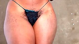 Amatör afrikanska killar stöter hårt i rå action