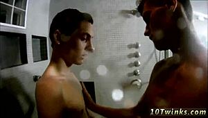 I had my firs time bareback wit my boyfrend in the bathrom