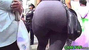 Detaljan orgazam u guzi snimljen u HD u voajerskom porniću