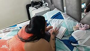 Me Gusta Follar a Mi Hermanastra Sexy en Lencería