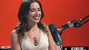 Up close orgasm with quiver queen Chanel Camryn using Hitachi.