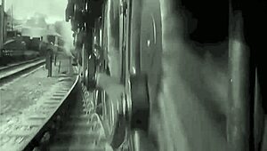 Vintage erotikus rajzok utalnak rejtett vágyakra az anime-ben.