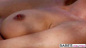 Blonde Teen Babe Niki Lee Shows Off Skinny Ass In Winter Getaway!