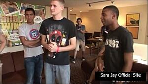 Hey, wanna see Sara and Jessie give a hot head combo?