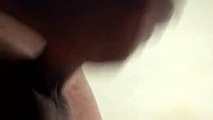 Schau wie ich den großen Schwanz meines Freundes nach der Session zurücklasse