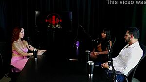 Hell yeah! Safada flashes tits and shakes for fiance after exposing couple hypocrisy - casal cherie