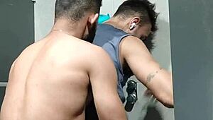 O Cara Ficou Me Olhando Durante O Treino Levei Ele Pro Banheiro E Coloquei Para Mamar Amateurs Gay Cock Lover Bodybuilder Assfucking Muscular Nerd Anal Gym