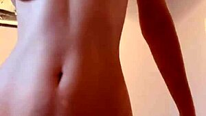 i’m so horny, which hole do you wanna fuck first, maiskii?