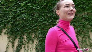 Yo, kijk naar kleine 18+ PAWG tiener 18+ Sandra Zee opgepikt voor straat neuk!