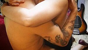 Mommy sucks stepdad's monster cock at home 😏