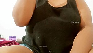 Srilankan lady reveals her natural big boobs on camera