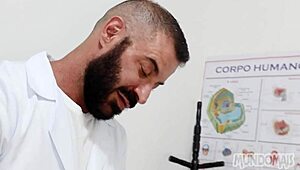 Massageando O C� Do Cara Casado E Fazendo Ele Gozar