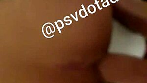 muleke pauzudo fudendo no pelo, nude gay bareback action in casual everyday style.