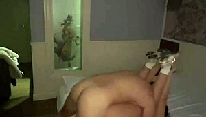 Szállodában lógok egy baráttal