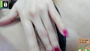 Anielli69's webcam experience: watch a Colombian beauty masturbate