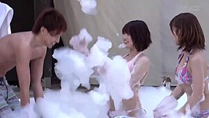 일본 스타가 와일드 SEX BUBBLE PARTY 2019 풀사이드 오르가즘 광란