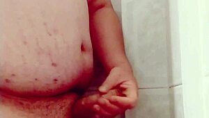 la vecina caliente me hace masturbarme en la casa