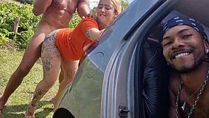 grupo de amigos stop car on road to bang hot chicks raw