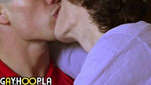 Damn, Ripped Frat Bros Have Raw Unscripted Sex Before Heading Out