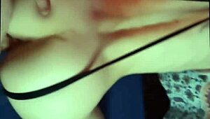 彼氏がチンポを口とマンコに突っ込む！