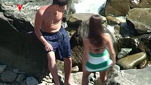 Horny teen babe mounts boyfriend for steamy beach ride