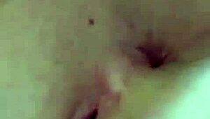 Gordinha se exibindo para a câmera!