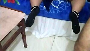 Arab kone og sexy milf deler intime stunder