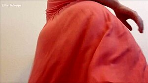 Heyy, take a peek up my skirt while I shake my ass, Ellie Rowyn here! I’m feelin’ wild today, wanna join?