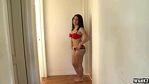 Young lesbians Liv and Stevie explore face-sitting in heated play