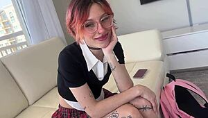 Dceřina nejlepší kamarádka Elle Marz dostává tvrdou disciplínu v domácí fantazii s rudovlasou vášní