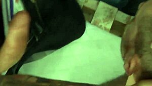 Butch mišićavi hunkovi divljaju u vreloj orgiji