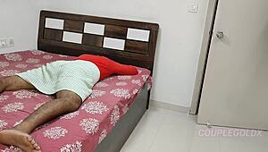 Komalin pronajímatel byl opilý a v bezvědomí. Strčila mu koště do prdele na kontrolu!