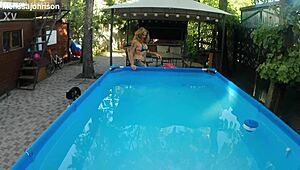 Melissa the Mermaid, Man I’m Trippin’ Over Her Poolside Curves and Brown Eyes