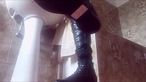 Ponížení a mučení bradavek jen pro tebe, odporný sissy, chceš se podívat? 😈