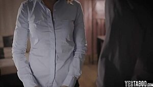 Wanna know about gaping with a quick teen fuck session?