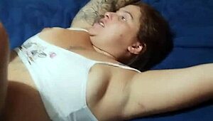 comprei uma cama king e inalgurei com minha amiga blonde e nos duas levamos gozada na boca do meu marido