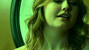 Hele, tahle kurva nevlastní dcera miluje dráždit svého otčíma před tím, než ji vyřídí psí pozicí