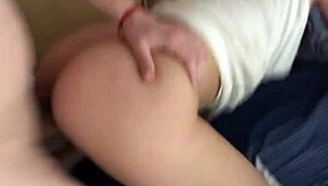 Follando novia infiel de mi mejor amigo en video real con leche adentro