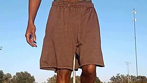 taste the air while working out solo 😏