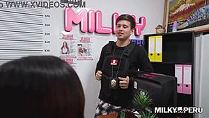 بيروفية تظهر طيز لاتينية هائلة لشرطي منحرف في المحطة