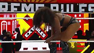Nikki Bella faces Naomi in extreme rules match