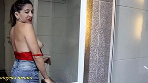 Focení se změní ve divoký sex s roleplay, orálem a fistingem