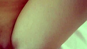 HD jomfru 18+ i vill trekant. Kjemper om kjærlighet i forbudt gruppeaction?