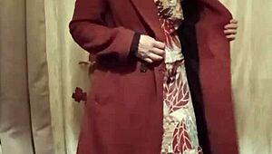 Hey, watch me flash as your dirty-talking housewife slave